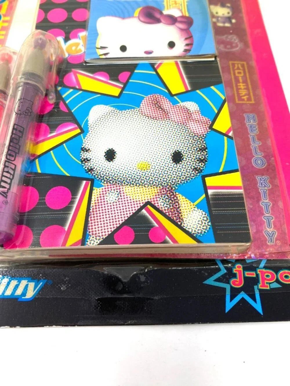 Hello Kitty includes memo